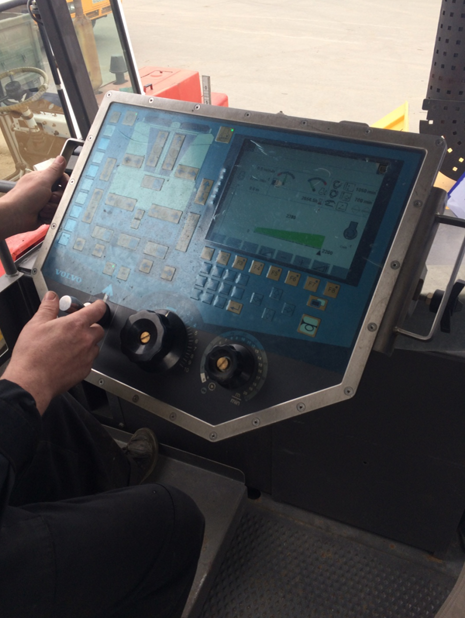 Машинист асфальтоукладчика